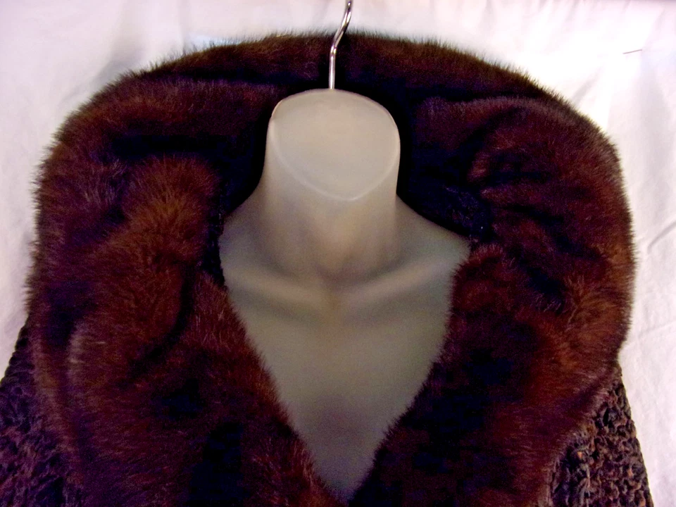 Chaqueta de Noche Vintage Cordero Persa Caoba Visón Borde S Elegancia Clásica para Damas Foto 3 de 4