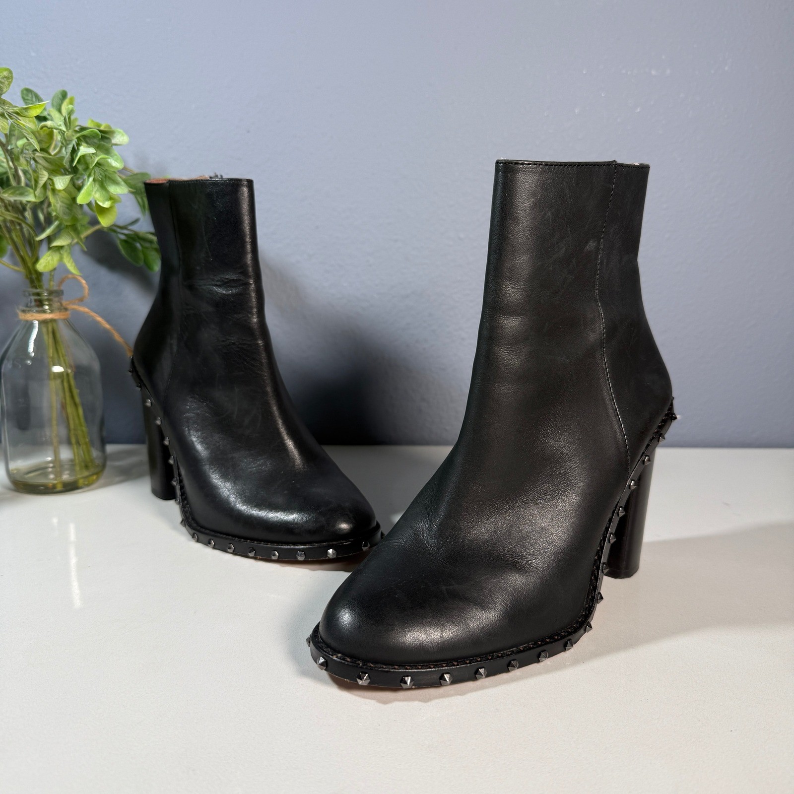 Gianni Bini Black Leather Studded Block Heel Ankle Boots Womens Size 6