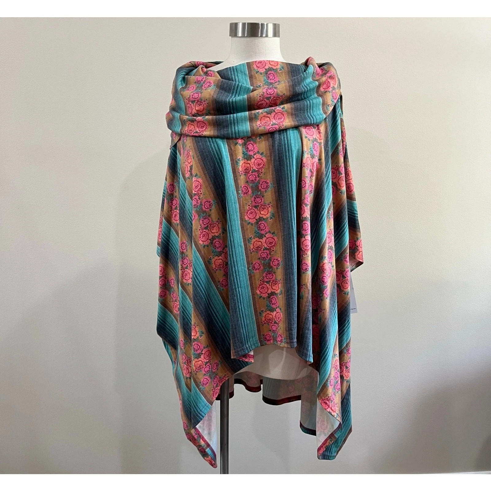 Crazy Train Floral Western Rodeo Poncho Pullover Boho Colorful OS NWT
Opens in a new window or tab