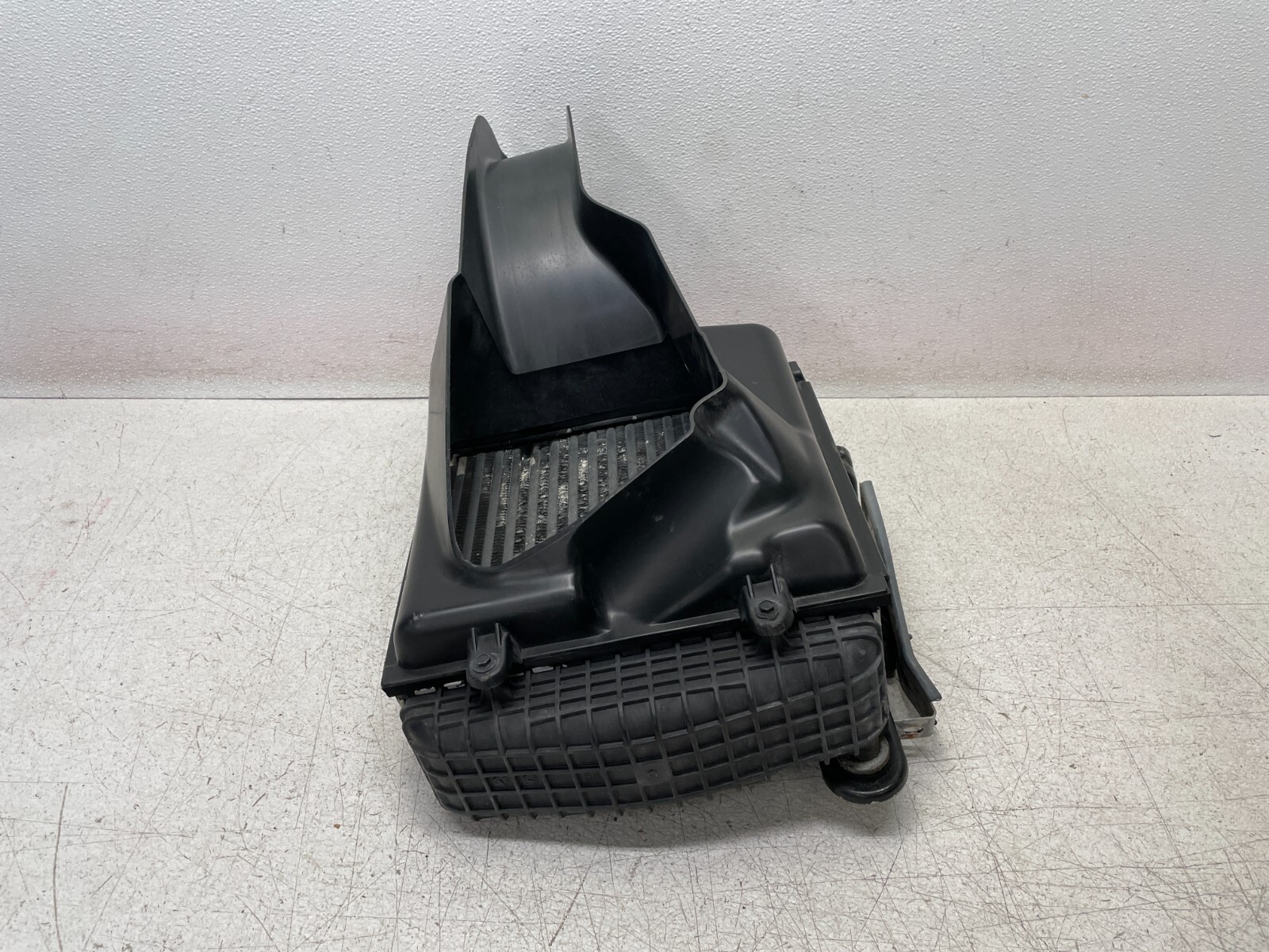 14 15 16 17 Maserati Ghibli Left Driver Side Radiator Intercooler 1376 OEM