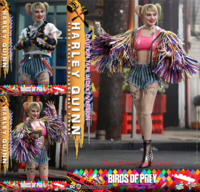 Hot Toys Harley Quinn 1:6 Actionfigur - Caution Tape Jacket Version, Ca. 29 Cm, Lizenziert