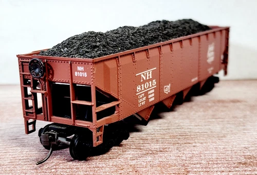 New Haven RR 4 bay hopper car w/ coal load 81015 Athearn Owner Built w Kadee HO - Picture 5 of 8