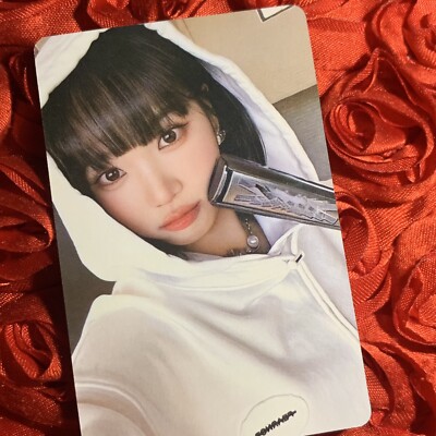 Chaewon LE SSERAFIM FEAR NOT Edition Celeb K-pop Girl Photo Card Hoodie
