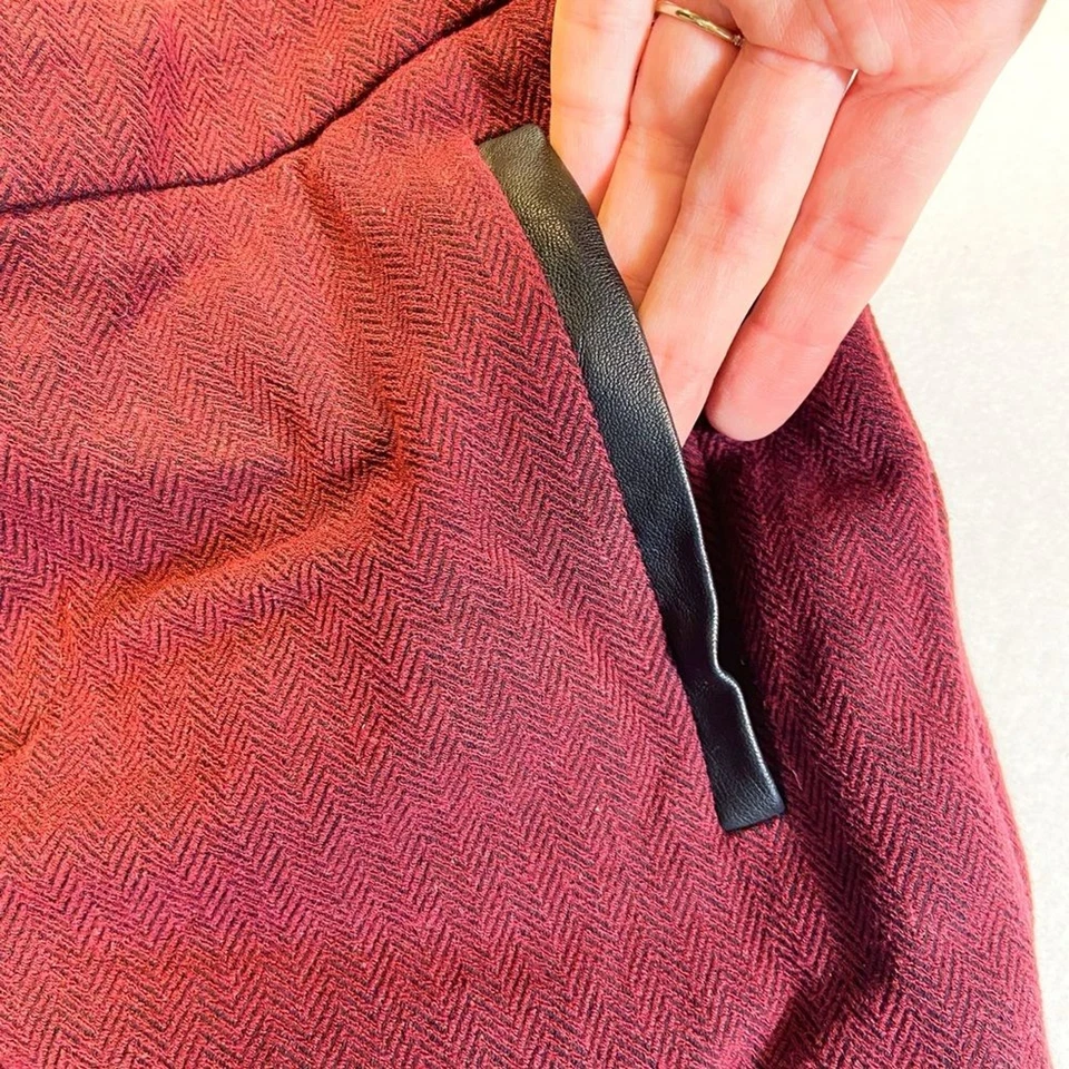 Banana Republic Sloan burgundy slim ankle pants faux leather pocket trim 4 - Image 4 of 4