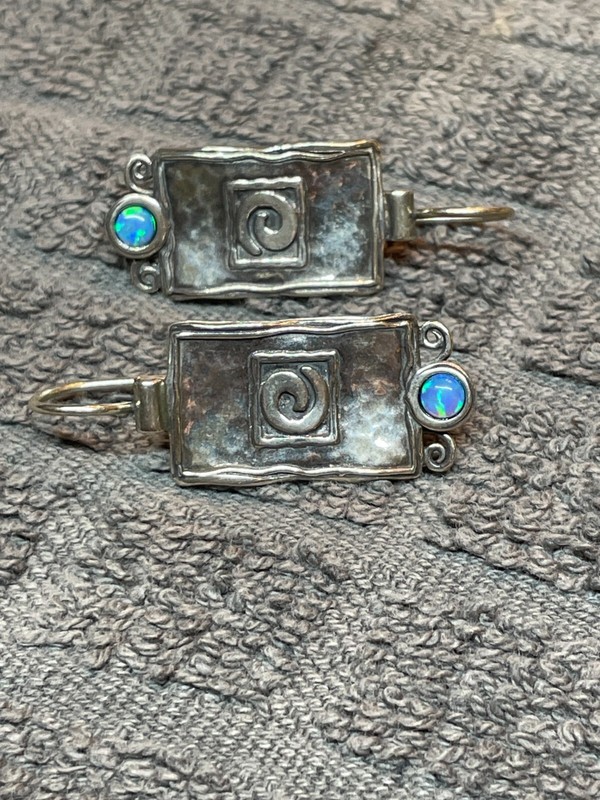 Didae Designer Earrings 925 Silver with Fire Opal 1"