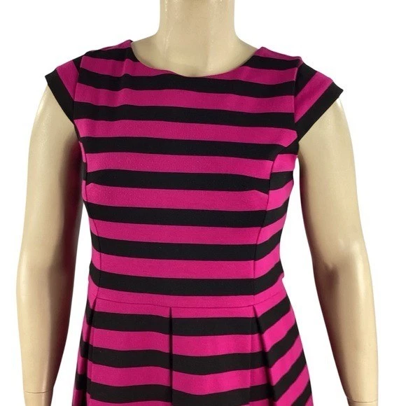 Vestido INC International Concepts Talla L Rosa Negro Rayas Ajuste y Acampanado Foto 2 de 4