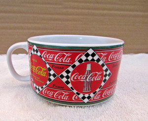 VINTAGE COCA-COLA CERAMIC SOUP / COFFEE 1995 ENESCO 14oz #
