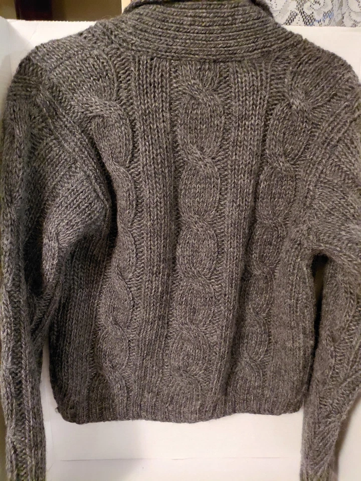 Suéter feminino J.Crew cinza lã xale colarinho couro botão M em excelente estado usado - Imagem 4 de 4