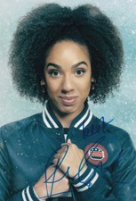 PEARL MACKIE signed Autogramm 20x30cm DOCTOR WHO in Person autograph COA