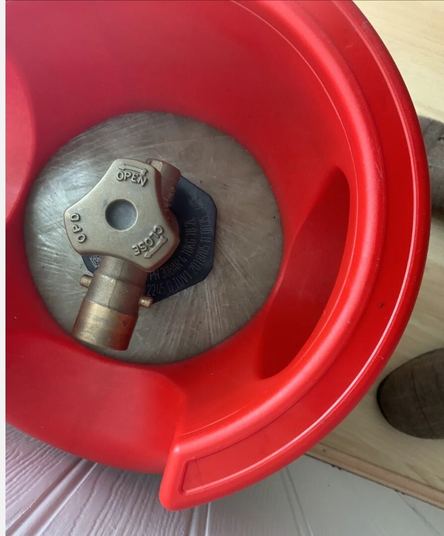 Refillable SafeFill gas cylinde bottle 18ltr / 10kg collection