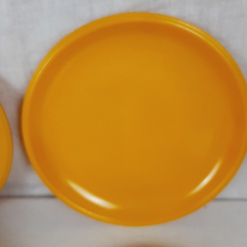 Rubbermaid Vintage Yellow 8" Salad Side Plates Set of 7 Model #3838 - Picture 9 of 15