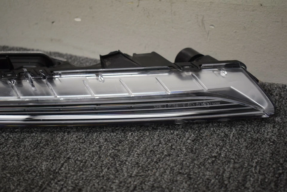 2019-2020 PORSCHE CAYENNE S DAYTIME LIGHT RIGHT SIDE FACTORY OEM - Image 3 of 4