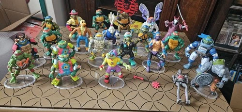 VINTAGE ORIGINAL TMNT TEENAGE MUTANT NINJA TURTLE LOT 22 FIGURES!!!
