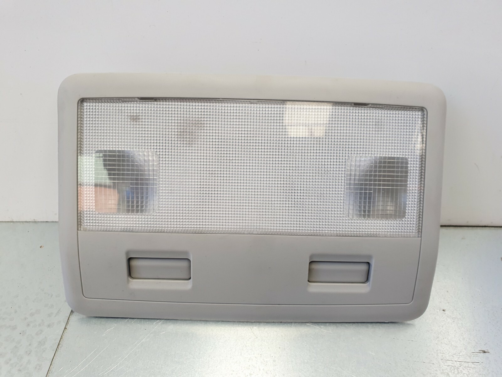 TOYOTA LAND CRUISER J200 V8 2014 INTERIOR CENTER ROOF LIGHT | eBay