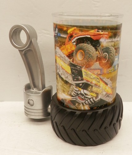 Coppa di plastica souvenir ufficiale Monster Jam con supporto impugnatura pistone - INCRINATA! - Foto 2 di 3