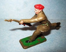 Vintage Charging Crescent Red Beret WWll Infantry Figure