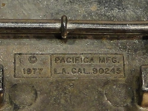 Original Vintage 1977 Pacifica Mfg. Fleetwood Mac Belt Buckle - Picture 2 of 3