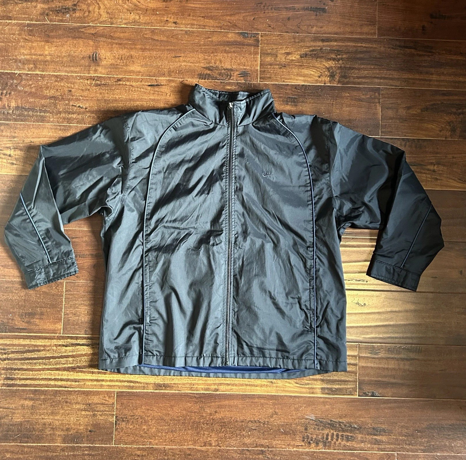 Vintage Black Nike windbreaker jacket with blue accents size xl