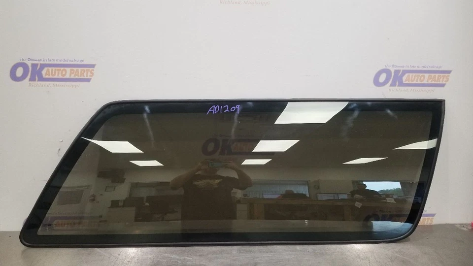 93 GMC TYPHOON QUARTER GLASS WINDOW REAR RIGHT PASSENGER Foto 2 de 4