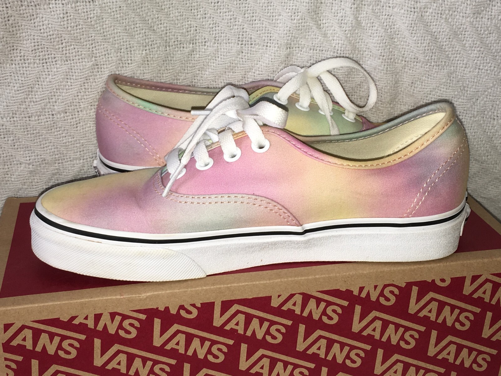 MEN'S 5.5 LADIES 7 VANS AUTHENTIC AURA SHIFT MULTI WHT LO LACE UP VN0A2Z5IWGQ