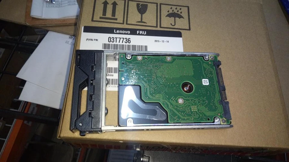 67Y2619 Lenovo 300GB  03T7736 ThinkServer 10K 2.5" 6Gb SAS Hot Swap Hard Drive - Image 3 of 3