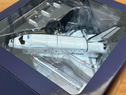 Hobby Master HL1407 1:200 Space Shuttle Orbiter "Challenger" Diecast model - Picture 10 of 11
