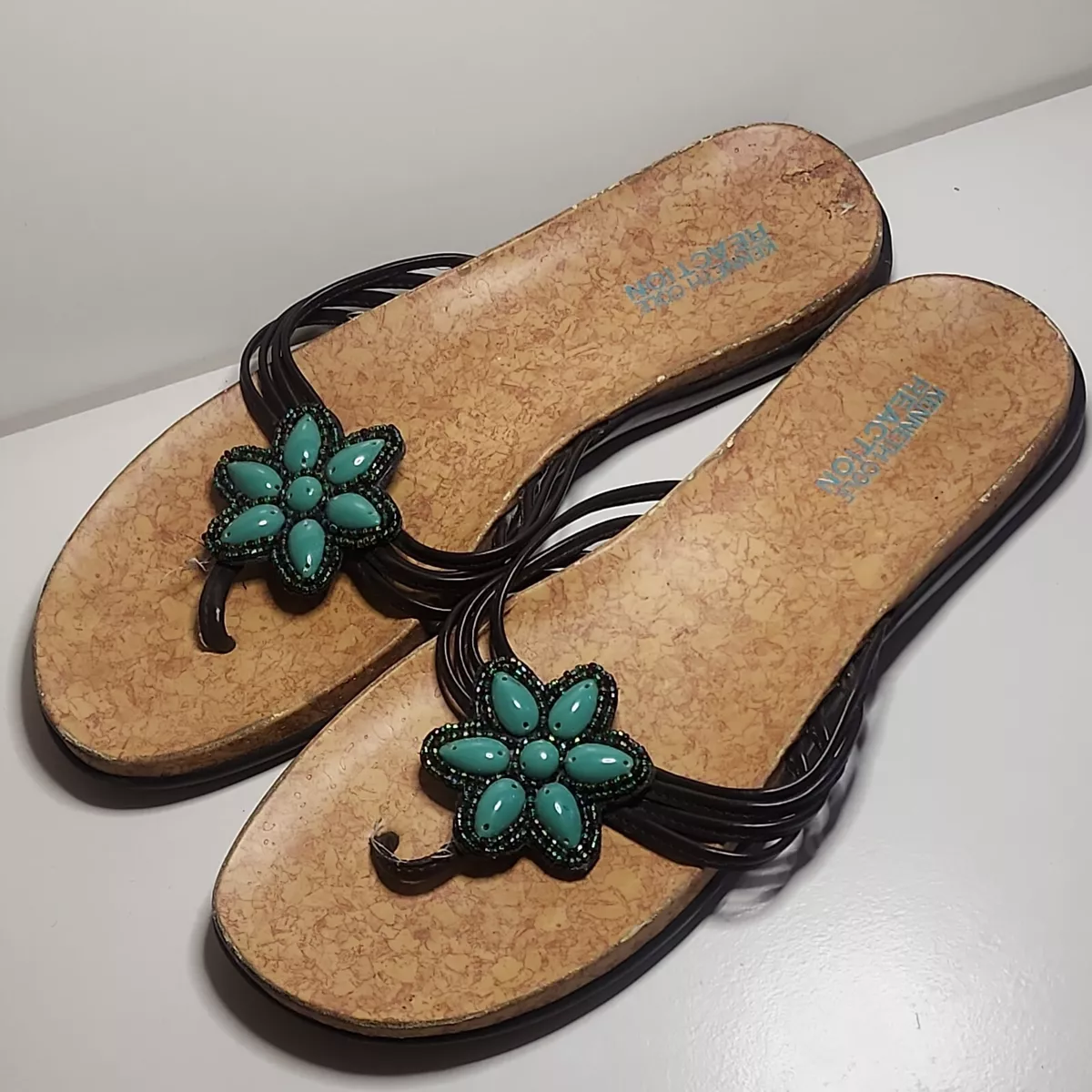 Kenneth cole clearance flip flops womens
