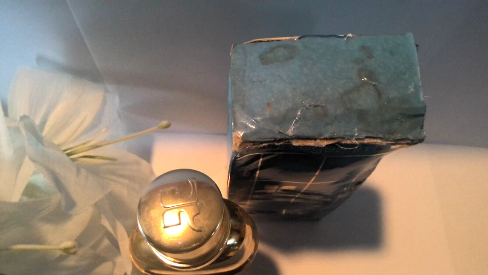 Courreges in Blue Eau de Toilette Vapo 50 ml/1,7 fl oz. CAJA USADA original años 80 Foto 2 de 3