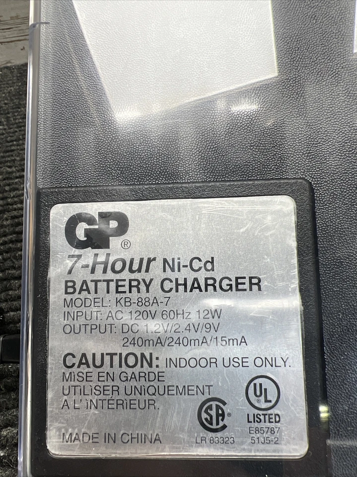 Nuevo Cargador de Batería GP 7 Horas NI-CD, AC 120V 60Hz 12W Foto 3 de 4