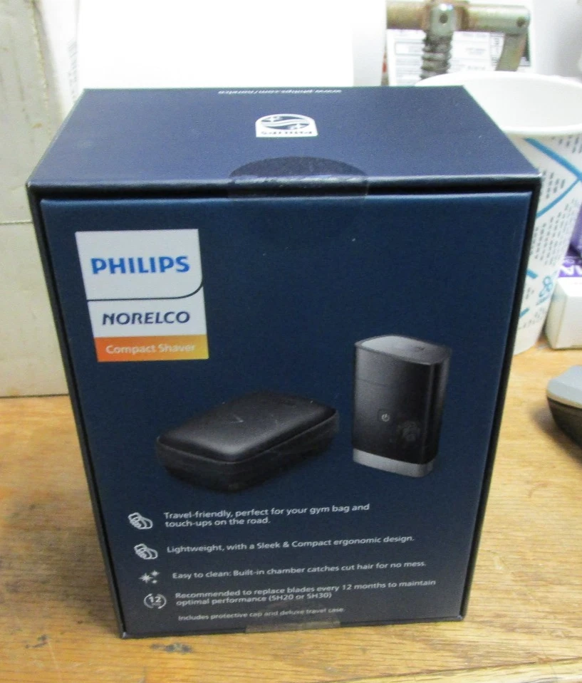 Afeitadora de viaje compacta Philips Norelco Foto 2 de 4