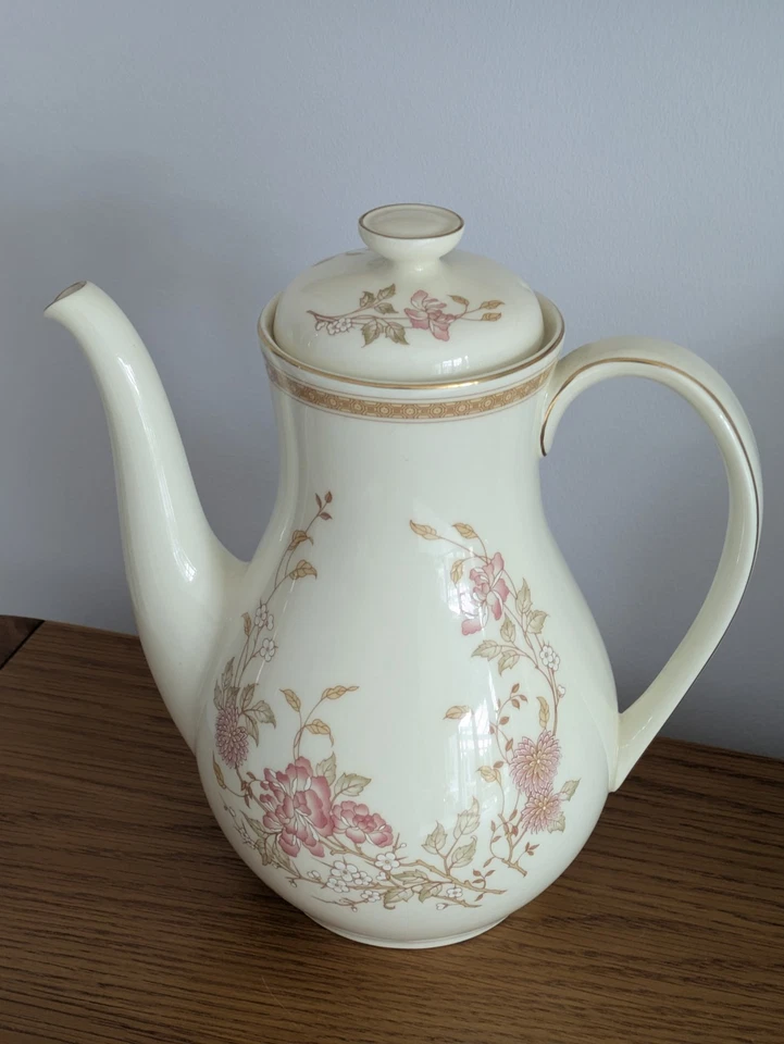Royal Doulton Romance Collection Lisette H5082 Coffee Pot Bone China England - Image 2 of 4