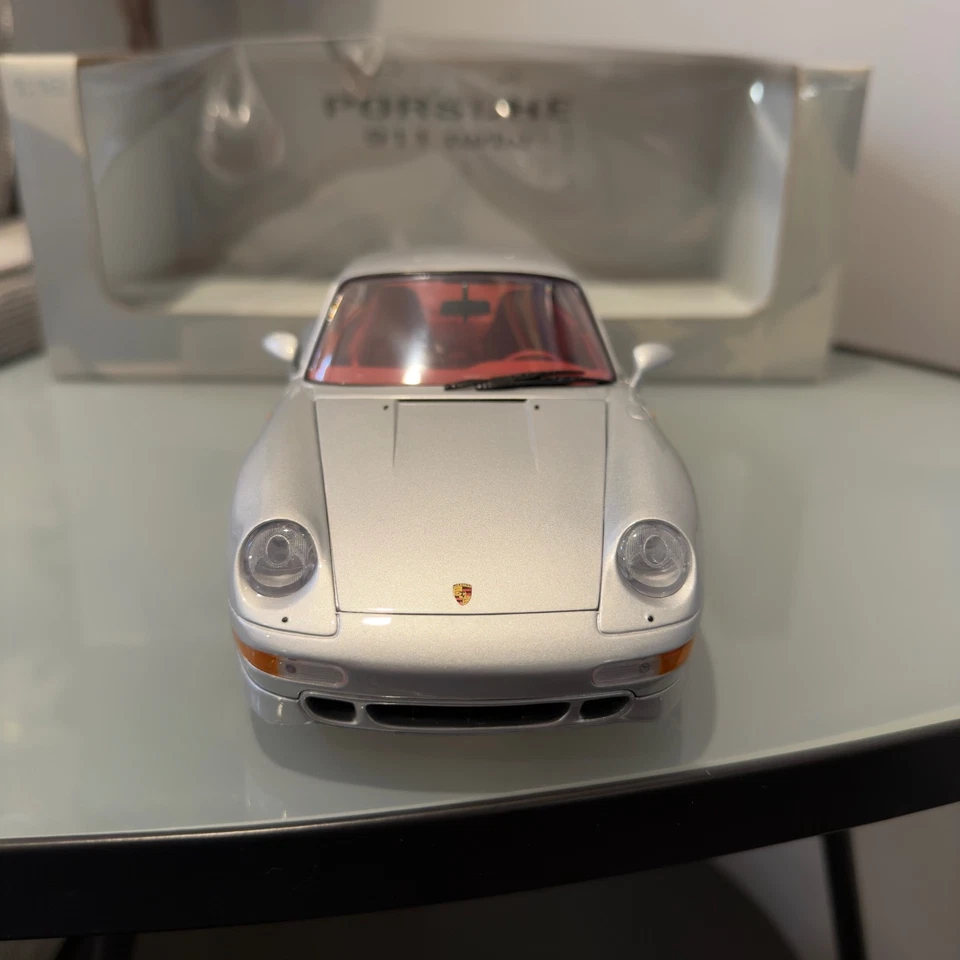 UT Models 1:18 Porsche 911 (993) Turbo S – Silver Metallic (Model 27813) - Image 3 of 4