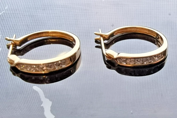 VA 14K 黄金天然钻石耳钉 3.3 克 TDW 0.25 克拉 — 第 3/4 张图片