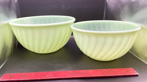 2 VINTAGE FIRE KING JADEITE SWIRL GLASS NESTING BOWLS, 8” & 9” VGC