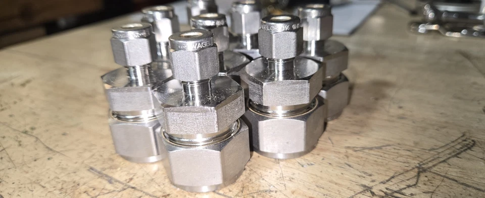 Montaje de tubo de acero inoxidable Swagelok 3/8 X 1/4, unión reductora: SS-600-6-4 Foto 2 de 4