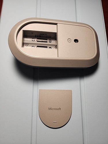 Microsoft ELH-00001 Gray Scroll Wheel Bluetooth 4.0 Wireless Modern Mouse - Picture 8 of 11