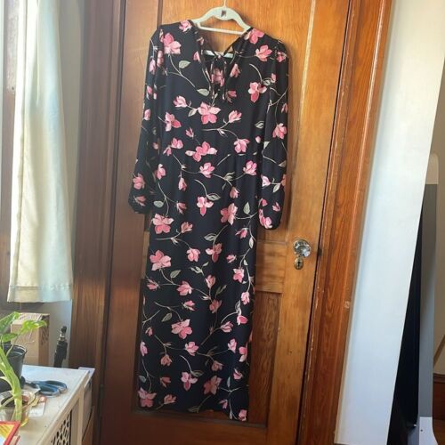 MINKPINK Magnetic Love Black & Pink Midi Floral Dress with Slit - Picture 3 of 10