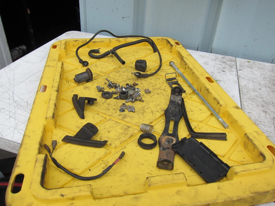 1986 Yamaha Venture Royale XVZ1300D OEM HARDWARE - Изображение 3 из 4