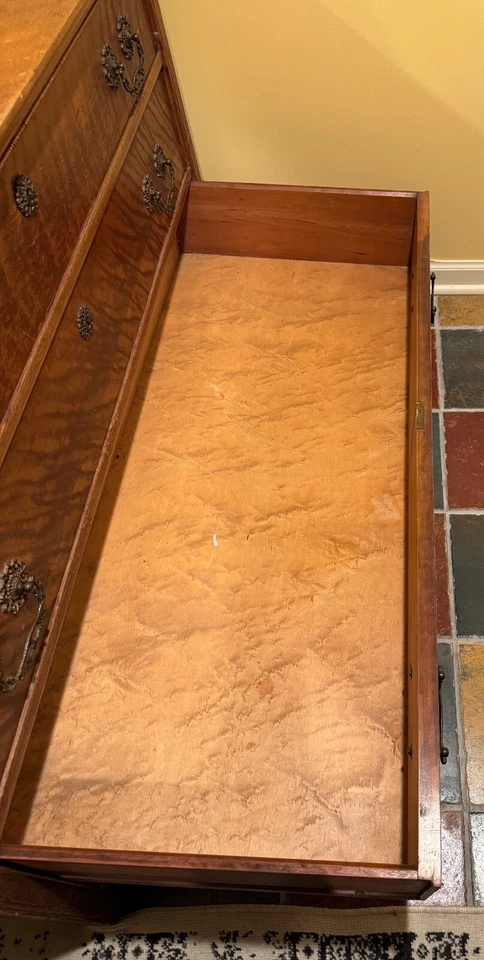 Antique Tiger Oak Bedroom Set – Dresser with Mirror & Matching Full-Size Bed - Image 4 of 4