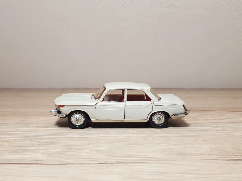 JOUET ANCIEN NOREV 1/43 BMW 2000 - Photo 2/4