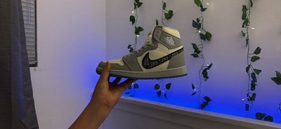 Jordan Air Jordan 1 Retro High OG Dior High-Top Sneakers Gray/White/Black