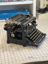 Underwood Vintage Typewriter – Works (somewhat) thumbnail