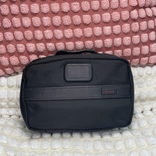 Tumi Alpha 2 Split Kit da Viaggio Borsa Nera Compatta Valigetta Toilette