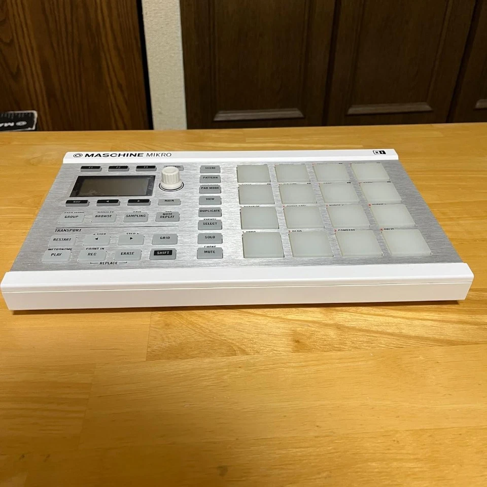 NATIVE INSTRUMENTS MASCHINE MIKRO MK2 from Japan Used Authentic Confirmed - Image 4 of 4