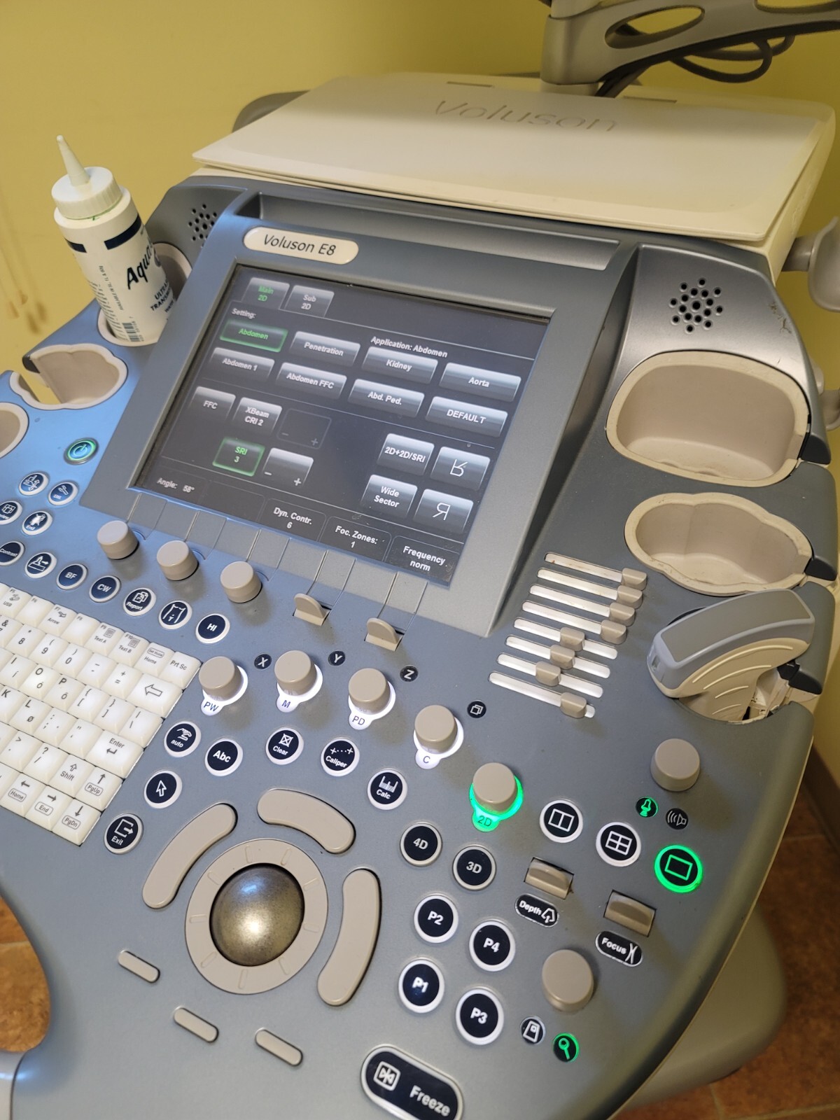 GE voluson E8 ultrasound machine w/ probe