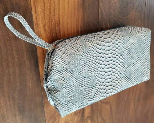 Estee Lauder Cosmetic Makeup Bag BLUE&WHITE New With Zipper - Picture 4 of 8