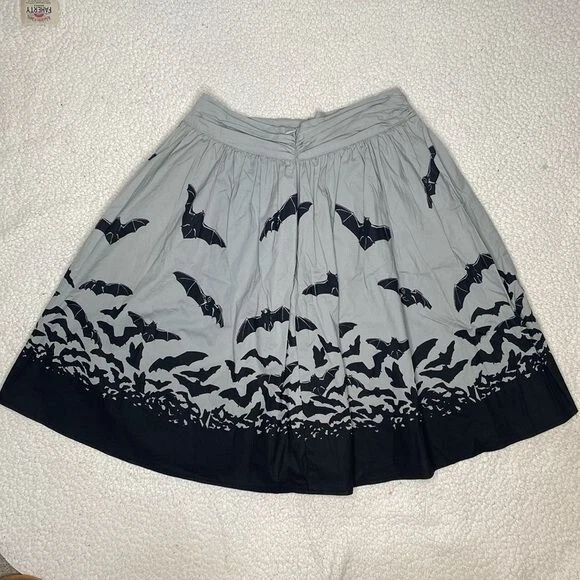 Sourpuss Spooksville Bat Swing Skirt *Retired*: Size Medium - Imagem 2 de 4