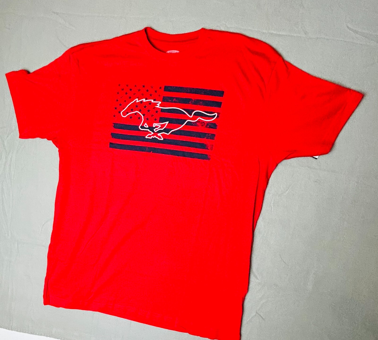 T shirt Ford Mustang ROSSO con bandiera americana e logo pony XLARGE