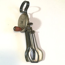 Vtg. Betty TAPLIN Toy Eggbeater Egg Beater 5 1/2  . Made in USA. Spins Great 