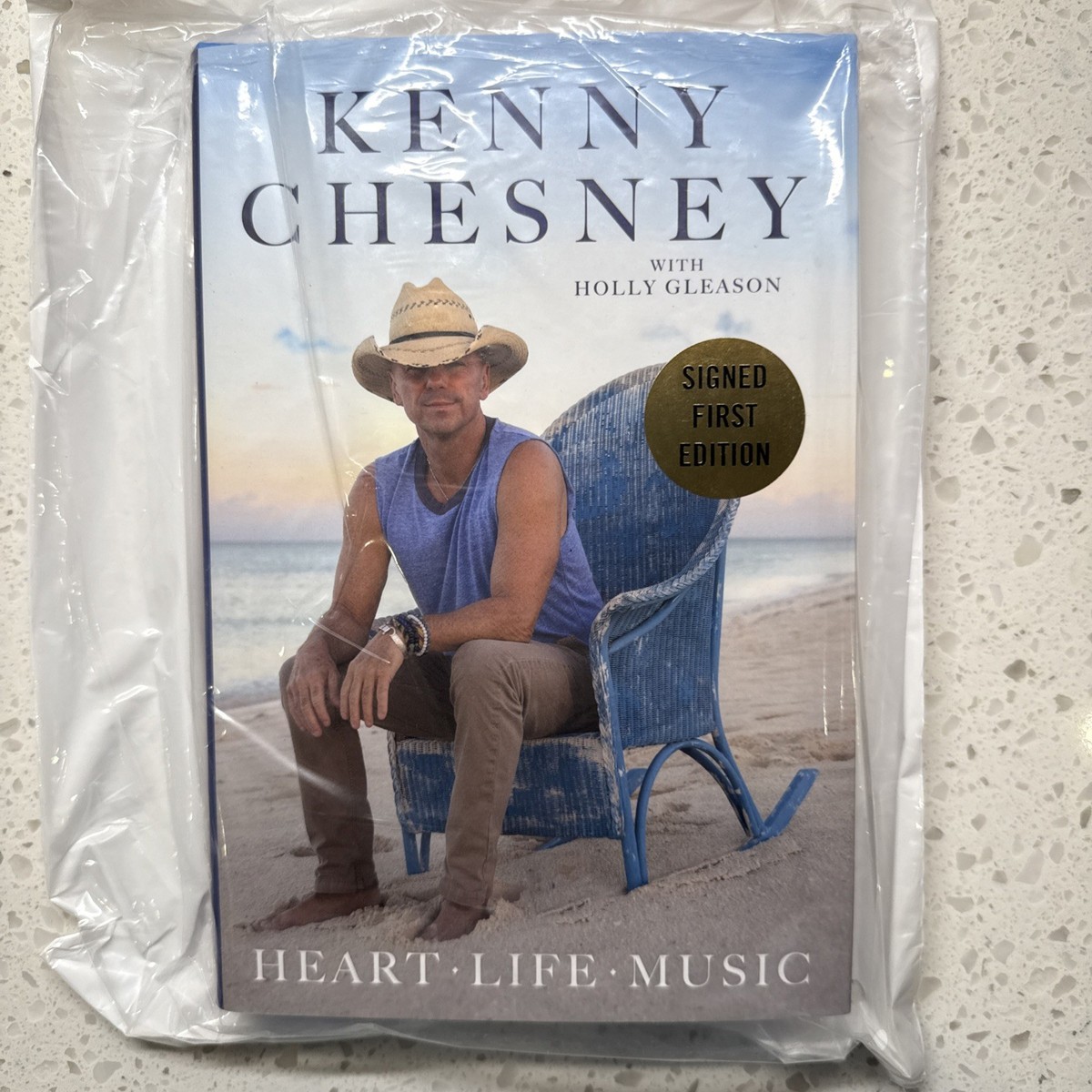 洋書ハードカバー LIFE Kennedy レアシングルレコード付き KENNY CHESNEY SIGNED HEART LIFE MUSIC 1ST EDITION BOOK 2025